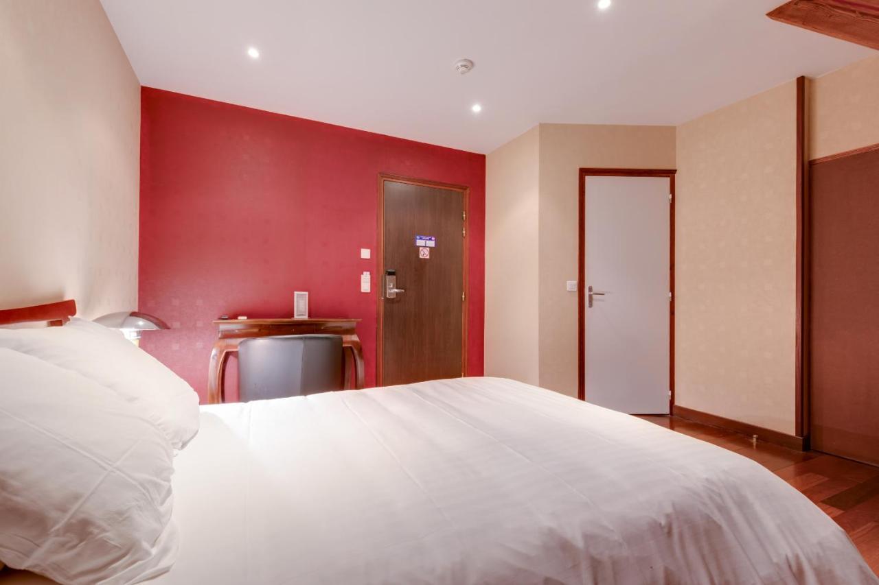 Le Celtic Hotel Le Thillay Quarto foto