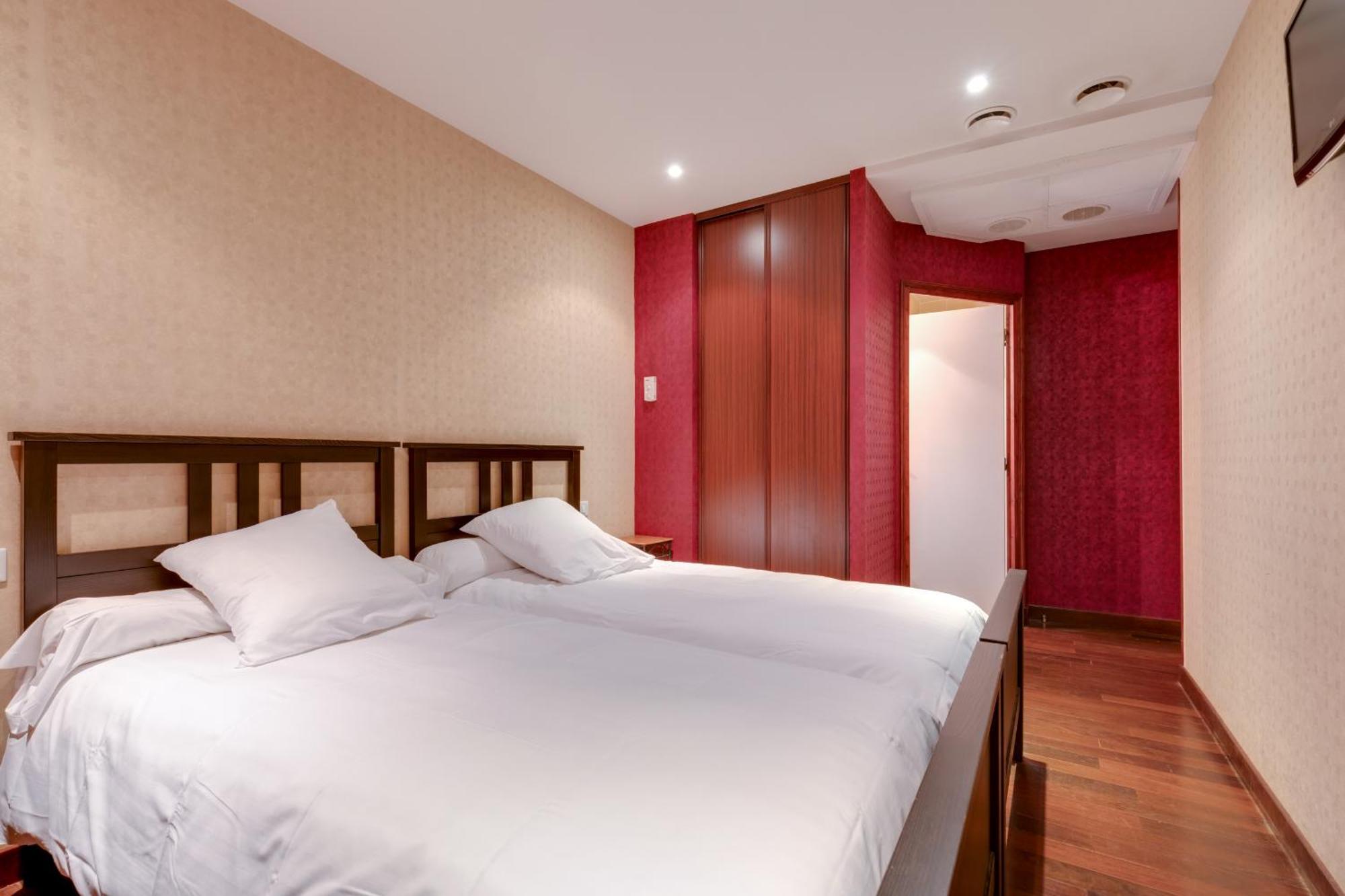 Le Celtic Hotel Le Thillay Quarto foto