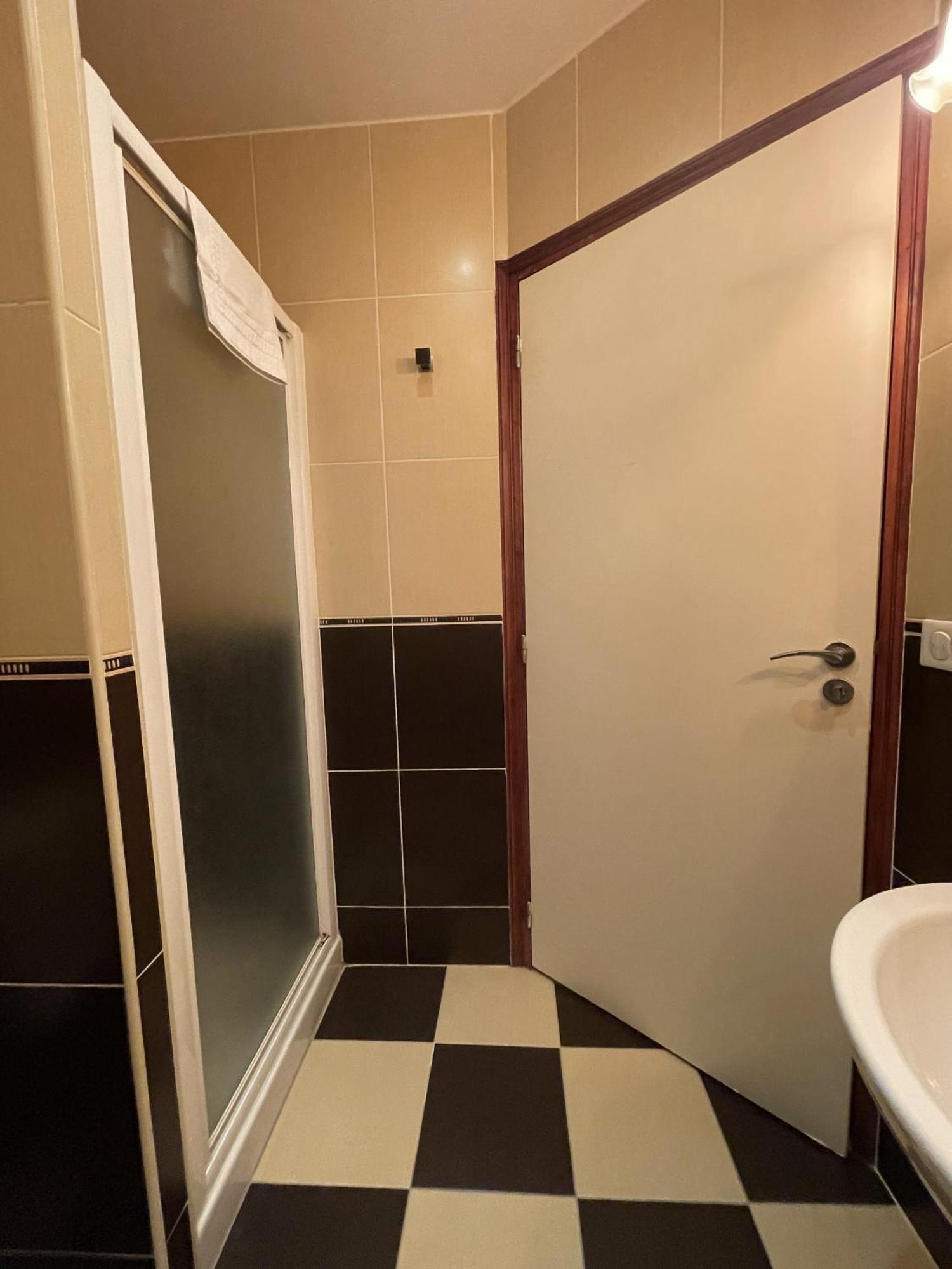 Le Celtic Hotel Le Thillay Quarto foto