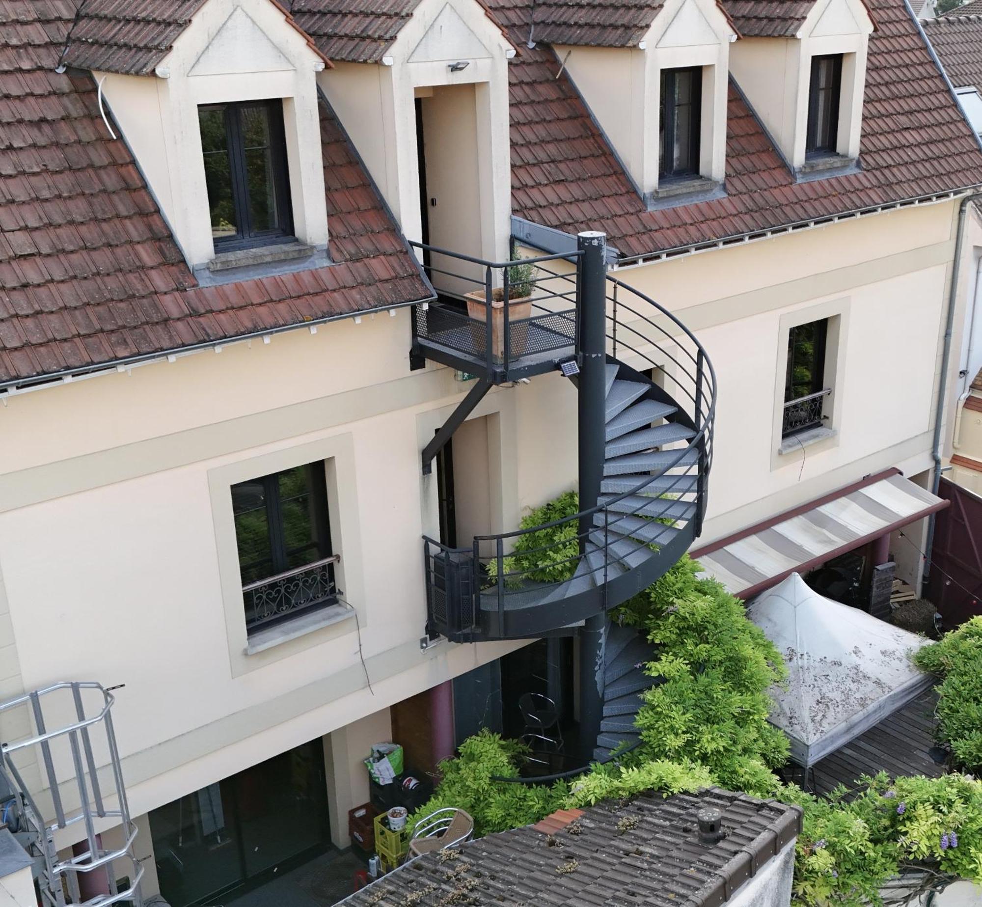 Le Celtic Hotel Le Thillay Exterior foto